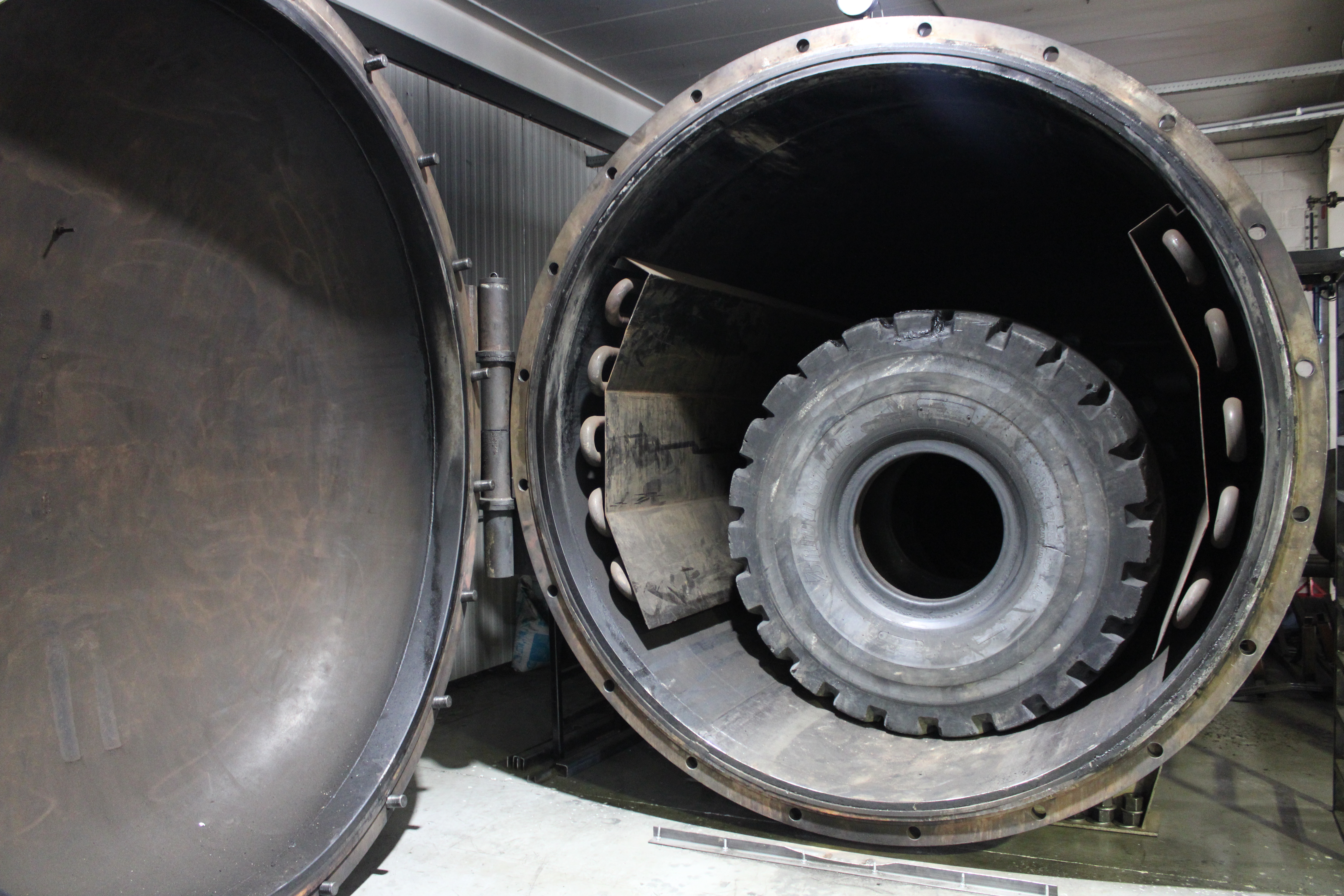 Reparatur und Vulkanisation autoklav